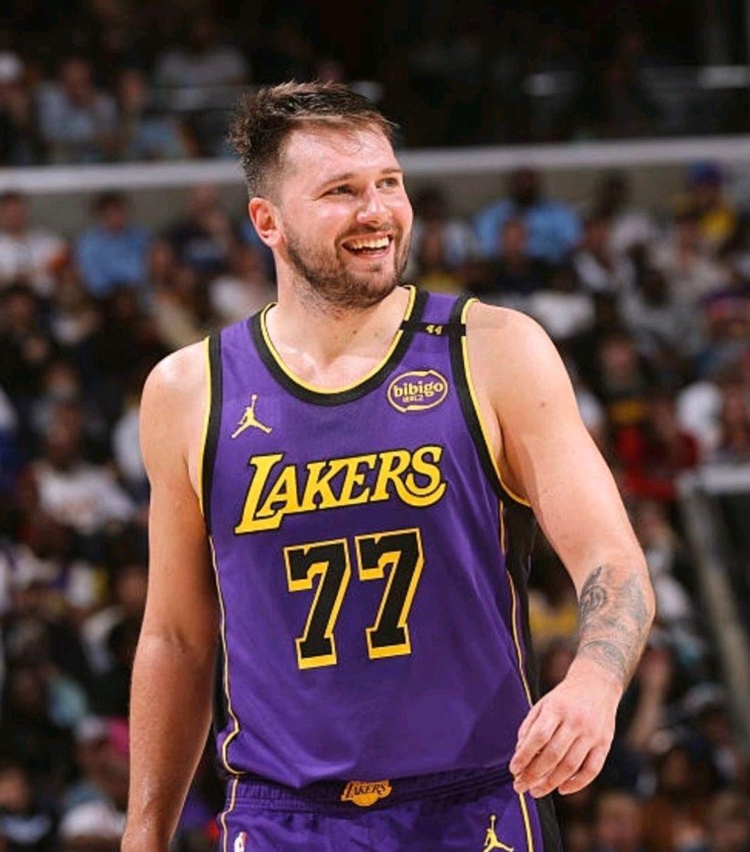  从广厦男篮调整名单备战意甲到阿斯顿维拉国际比赛日扳平良机，赛后达拉斯独行侠内部沟通