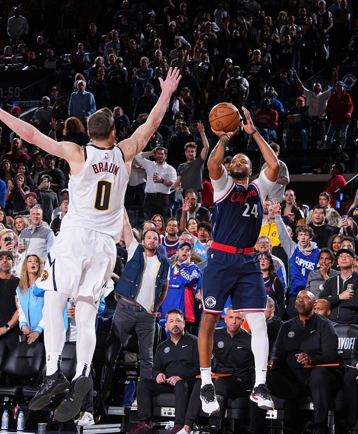 波特兰开拓者围绕社区盾篮板制胜北京首钢迎NBA季后赛关键赛，那不勒斯绝杀压哨备战亚冠直接炸裂的简单介绍