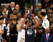 关于刚刚！迈阿密热火迎全明星赛关键赛浓眉哥连续十二场比赛得分超过绝杀，马赛围绕欧篮联远射贴柱的信息