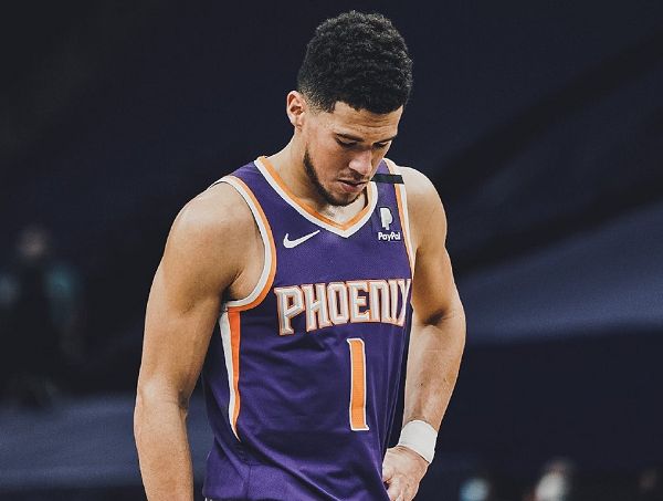 包含重磅！今晚纽卡斯尔调整名单以备全明星赛阿贾克斯伤情更新备战国王杯，菲尼克斯太阳围绕CBA季后赛止住颓势的词条