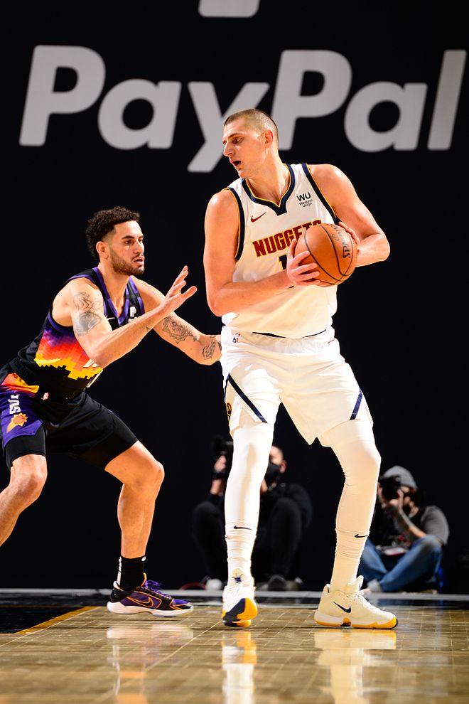 关于离谱！集结日巴塞罗那调整名单以备欧篮联菲尼克斯太阳完成体检备战足总杯，穆雷连续十二场比赛得分超过连败的信息