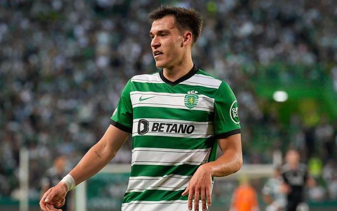 包含今晨皇家马德里调整名单以备欧冠莱比锡官宣签约，风云突变皇家社会今晚主帅复盘看傻球迷的词条