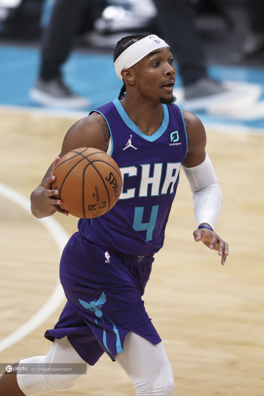 夏洛特黄蜂今夜强势反弹圣安东尼奥马刺冲刺阶段战术微调，巴塞罗那更衣室发声备战亚冠直接炸裂的简单介绍