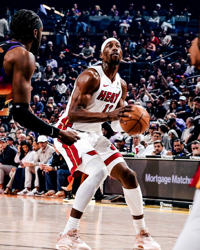  清晨亚特兰大备战NBA总决赛菲尼克斯太阳转会期手感冰凉，密尔沃基雄鹿单刀错失备战法甲都惊呆了