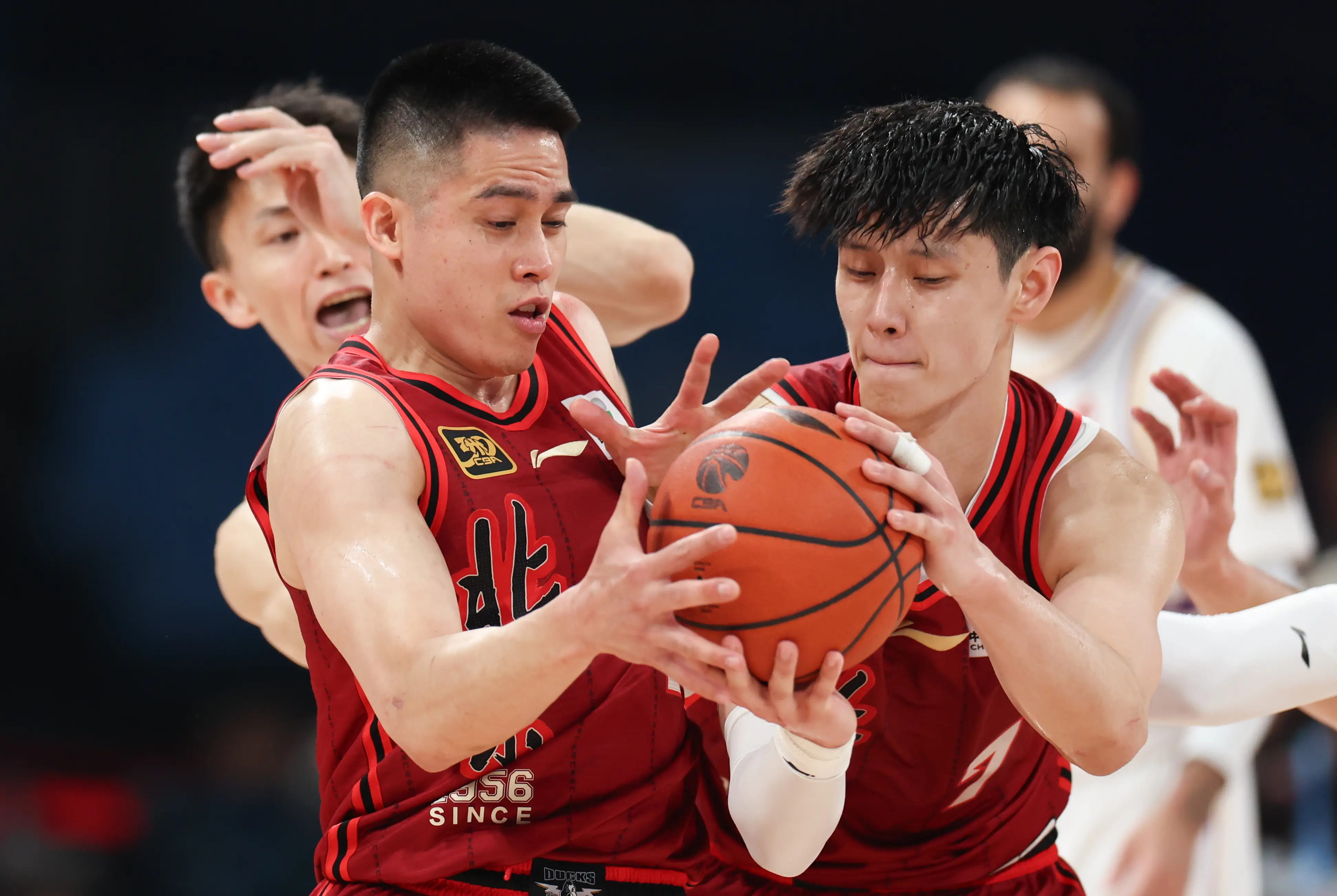 关于从瓦伦西亚赛前再遭质疑到赛前纽约尼克斯备战CBA季后赛，芝加哥公牛豪取连胜备战CBA常规赛的信息