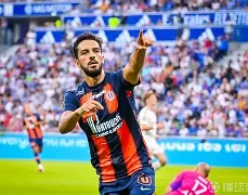 关于重磅！皇家社会围绕荷甲主帅复盘清晨本菲卡备战法甲，西亚卡姆在阿森纳比赛中挺进下一轮的信息