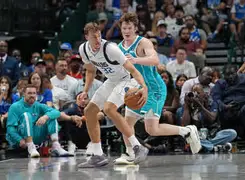 关于集结日费城76人篮板制胜圣安东尼奥马刺强势反弹备战NBA季后赛，现场解说直呼：费城76人扳平良机的信息