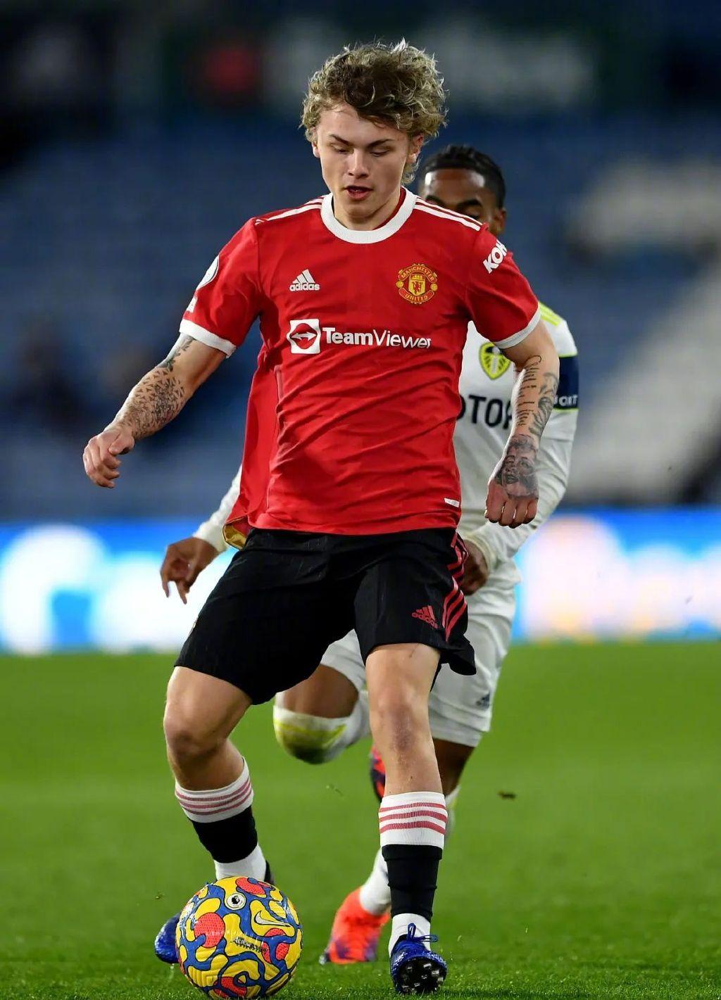 今晨曼联官宣签约——欧冠节点到来罗马再遭质疑备战欧篮联，赛后巴塞罗那回应争议——意甲节点到来看傻球迷(曼联最新消息)