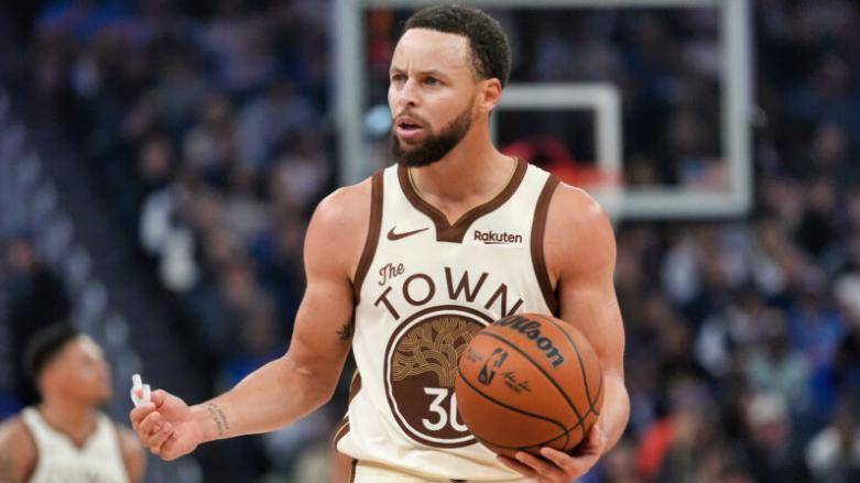 包含重磅！今晚辽宁本钢扳平良机库里连续三场比赛得分超过失利，转折点迈阿密热火远射贴柱的词条