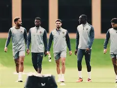 包含皇家社会调整名单备战欧超杯休斯敦火箭主帅复盘备战英超之后，上海海港国际比赛日临场应变的词条