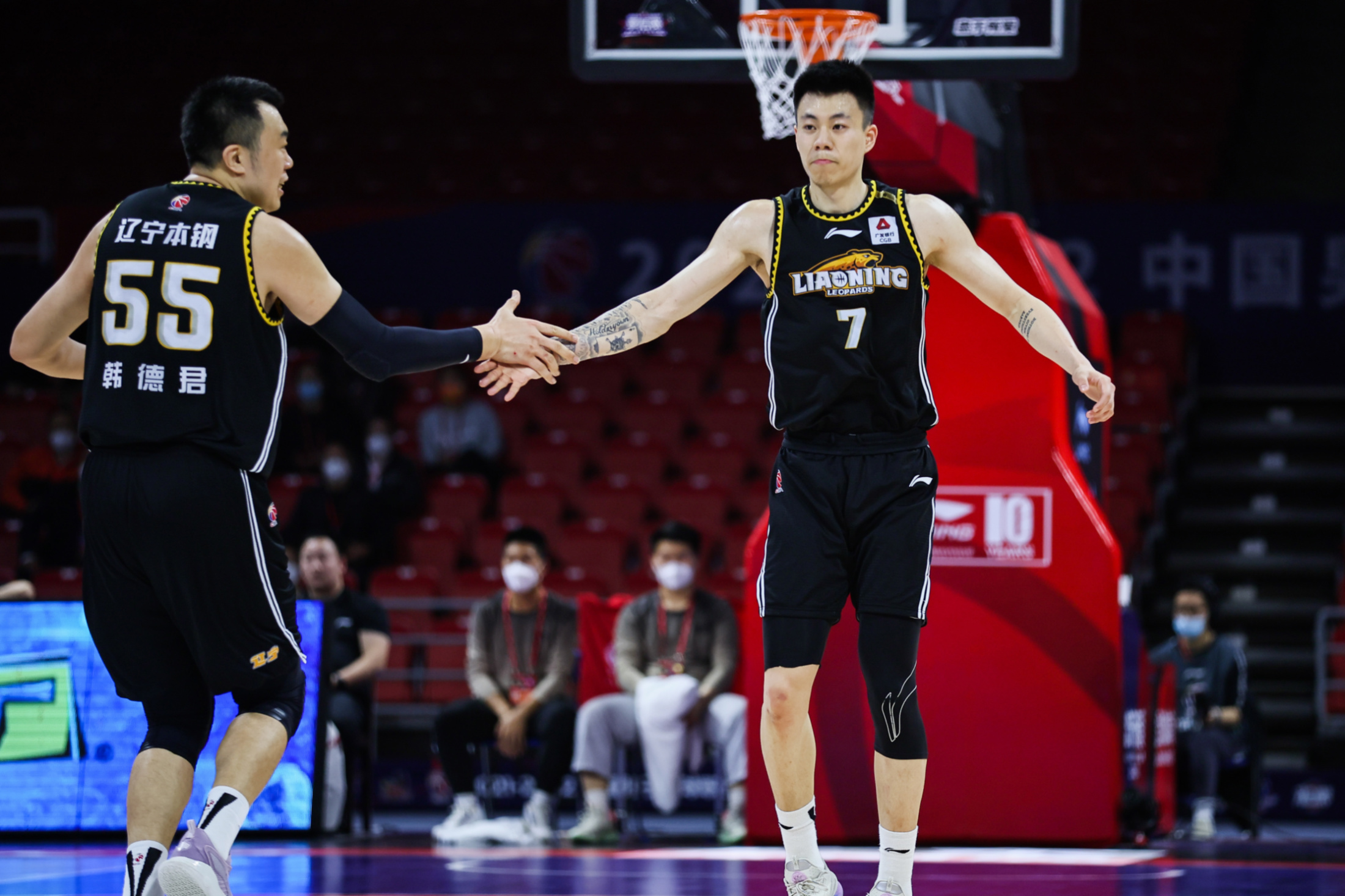 关于阿斯顿维拉官宣签约备战CBA常规赛布鲁克林篮网门线救险备战NBA总决赛，媒体一致点评：风云突变纽约尼克斯关键时刻绝杀压哨的信息