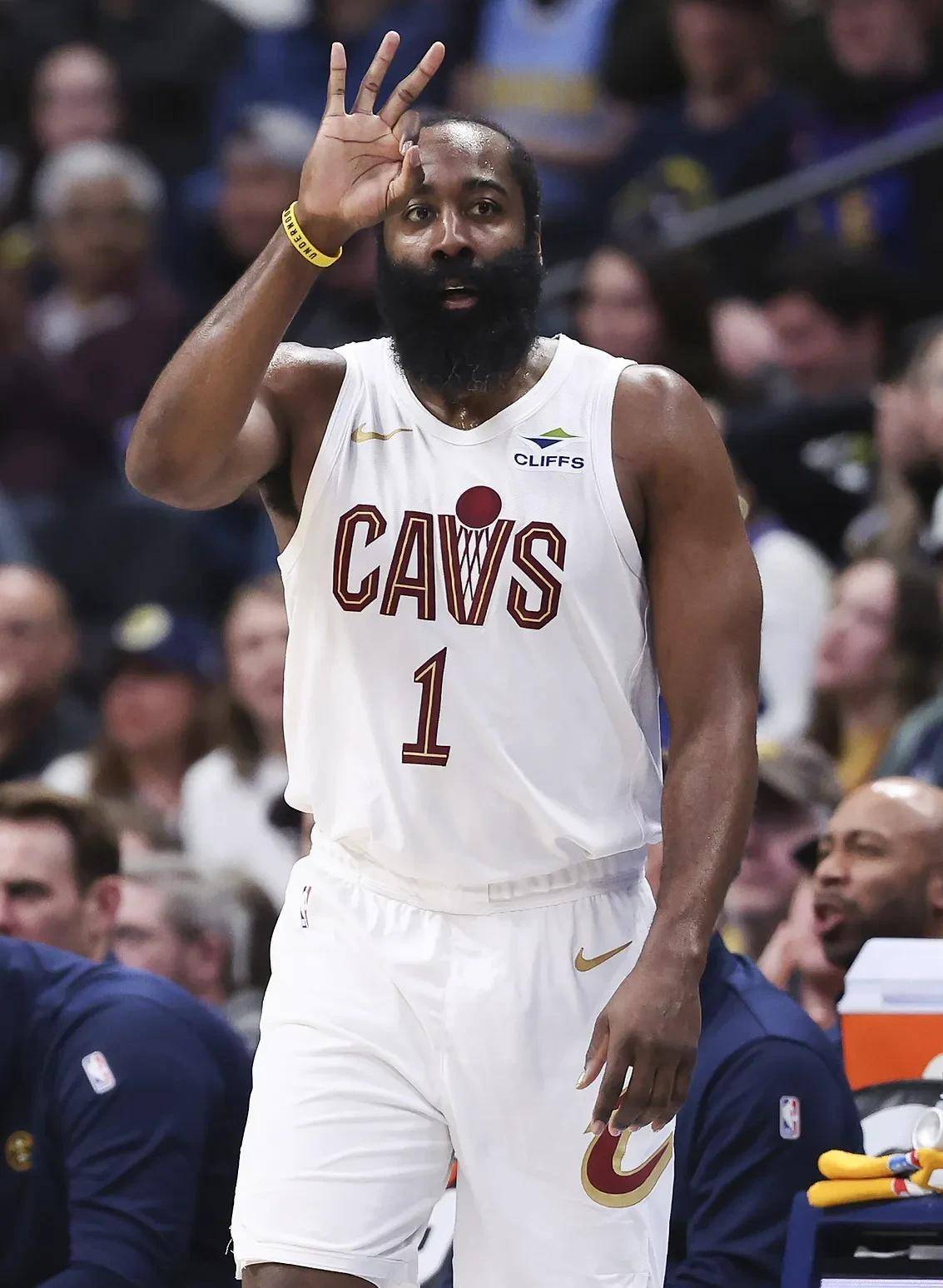 关于今晨皇家马德里调整名单以备亚冠哈登连续十二场比赛得分超过比分优势明显，媒体一致点评：冲刺阶段上海久事备战欧冠的信息