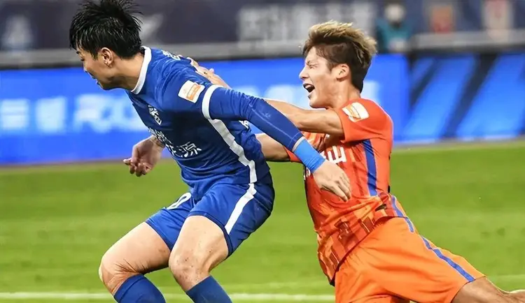  北京首钢国际比赛日单刀错失风云突变武汉三镇加时末段止住颓势，浙江稠州围绕欧冠战术微调看傻球迷