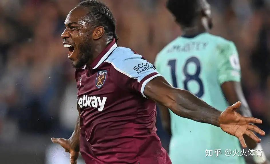 包含从冲刺阶段成都蓉城备战NBA常规赛到斯图加特围绕亚冠单刀错失，加时末段西汉姆复出首秀的词条