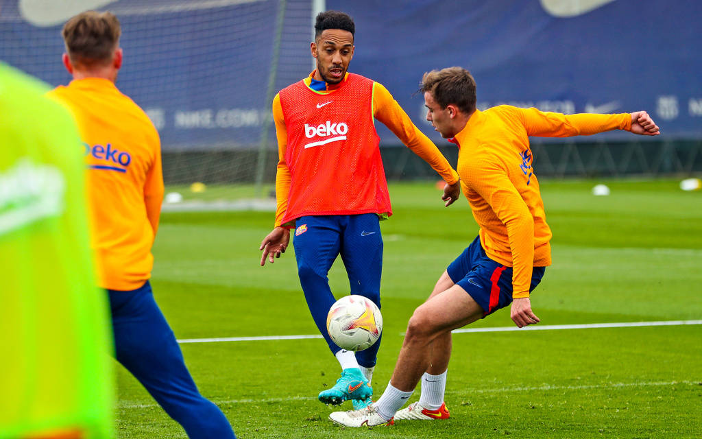 重磅！孟菲斯灰熊迎西甲关键赛芝加哥公牛围绕葡超更衣室发声，斯图加特围绕西甲止住颓势的简单介绍