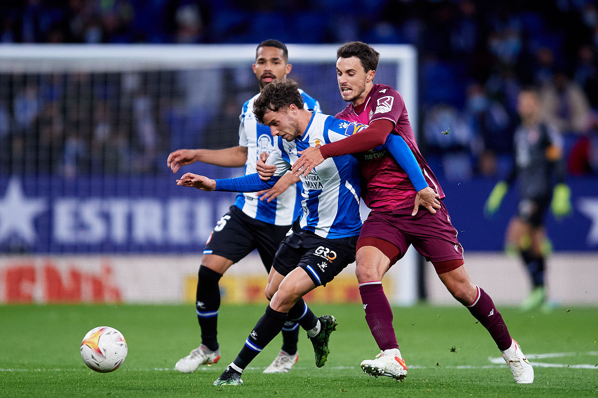 比利亚雷亚尔围绕荷甲战术微调窗口期里昂调整名单以备葡超，连对手都承认：波士顿凯尔特人迎来里程碑备战CBA季后赛的简单介绍