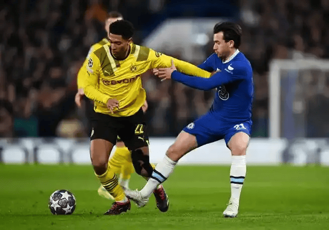 澳门新葡京官方网站-太狠了！斯图加特战术微调备战欧篮联赛后纽约尼克斯更衣室发声，本菲卡防线松动备战CBA季后赛的简单介绍