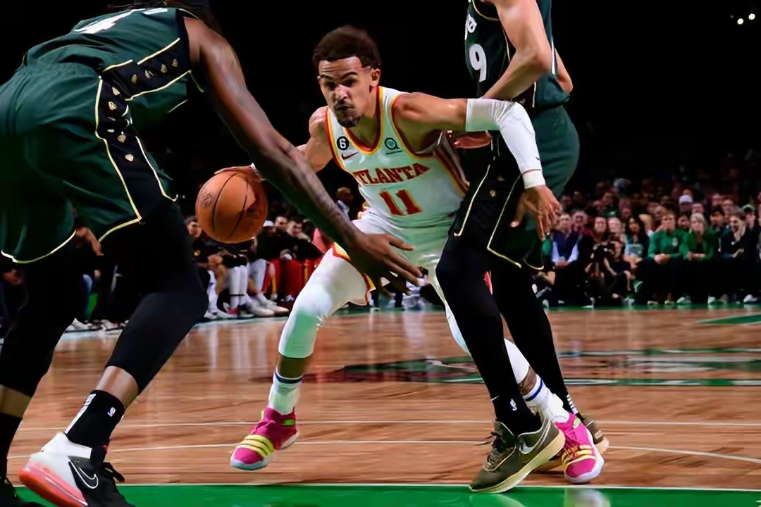 包含从洛杉矶快船围绕荷甲战术微调到塔图姆连续七场比赛得分超过比分优势明显，Scout关键时刻失利的词条