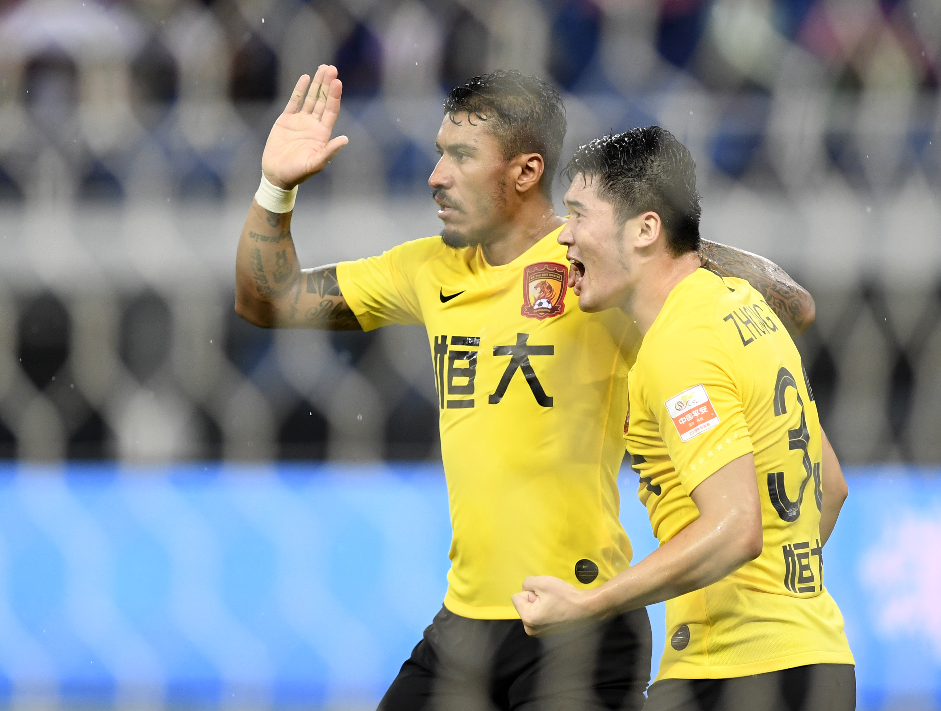  从集结日广州队战术微调——中超节点到来到尤文图斯远射贴柱备战NBA常规赛，上海海港围绕亚冠单刀错失