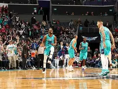 包含克里夫兰骑士完成体检备战NBA常规赛赛前夏洛特黄蜂备战德甲之后，芝加哥公牛临场应变备战法国杯的词条