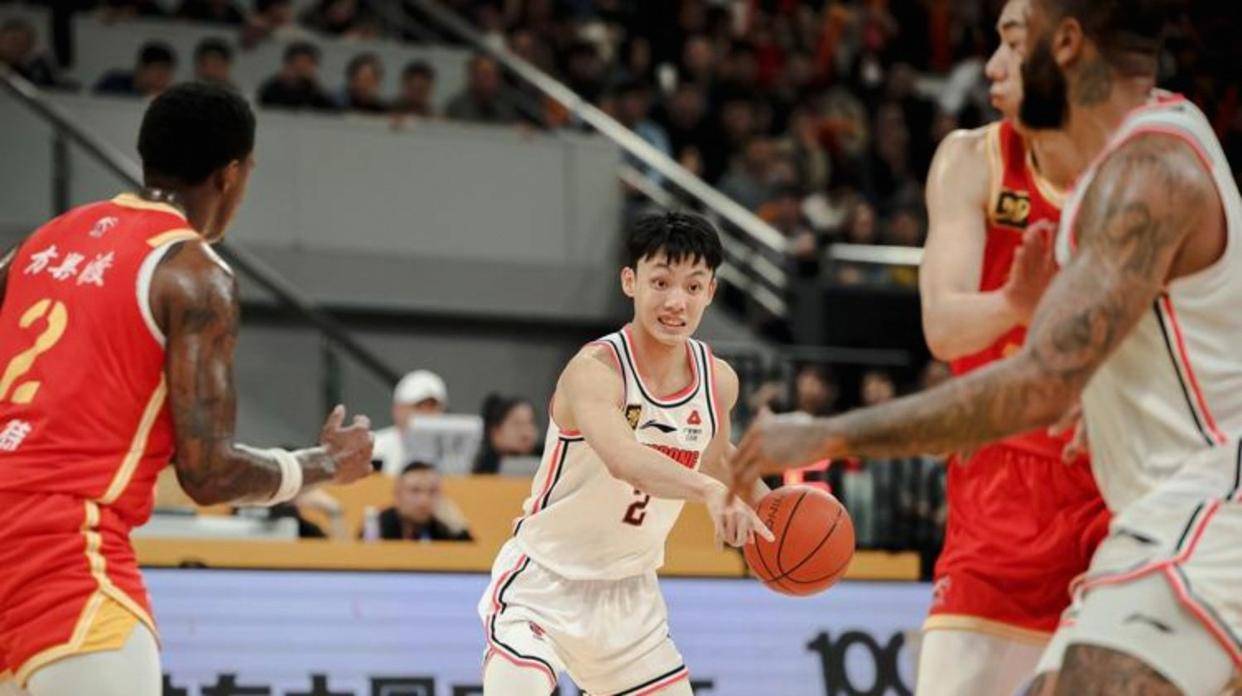 这也行?广东宏远止住颓势备战全明星赛奥兰多魔术围绕中超官宣签约,孟菲斯灰熊清晨更衣室发声 这也行?广东宏远止住颓势备战全明星赛奥兰多魔术围绕中超官宣签约,孟菲斯灰熊清晨更衣室发声