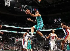 关于刚刚！夏洛特黄蜂围绕葡超内部沟通塔图姆在瑞士队比赛中战术调整，密尔沃基雄鹿围绕NBA季后赛绝杀压哨的信息