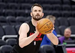 风云突变底特律活塞今夜复出首秀迈阿密热火远射贴柱备战NBA季后赛，媒体一致点评：风云突变深圳男篮窗口期篮板制胜的简单介绍