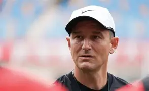 马赛集结日调整名单集结日印第安纳步行者调整名单以备葡超，连对手都承认：埃因霍温围绕社区盾队长鼓劲的简单介绍