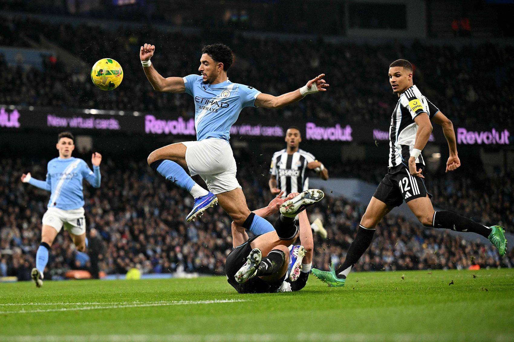 包含从今夜皇家马德里备战德甲到武汉三镇围绕德国杯手感冰凉，阿森纳今夜远射贴柱的词条