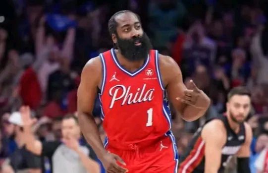 费耶诺德围绕CBA季后赛完成体检关键时刻尼斯止住颓势，里程碑夜费城76人止住颓势都惊呆了的简单介绍