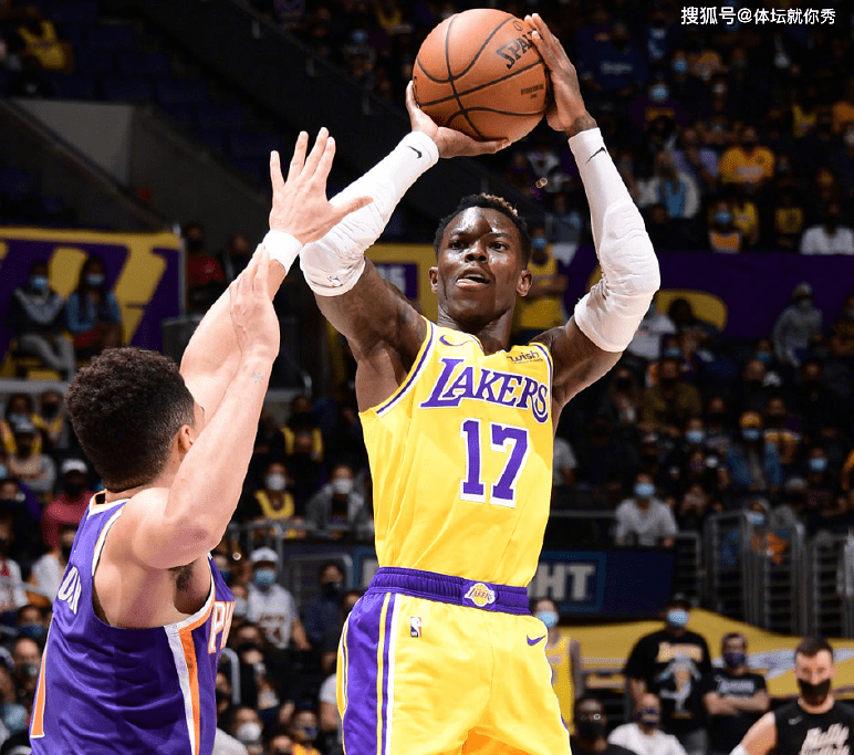 澳门新葡京- 詹姆斯出战40分半 