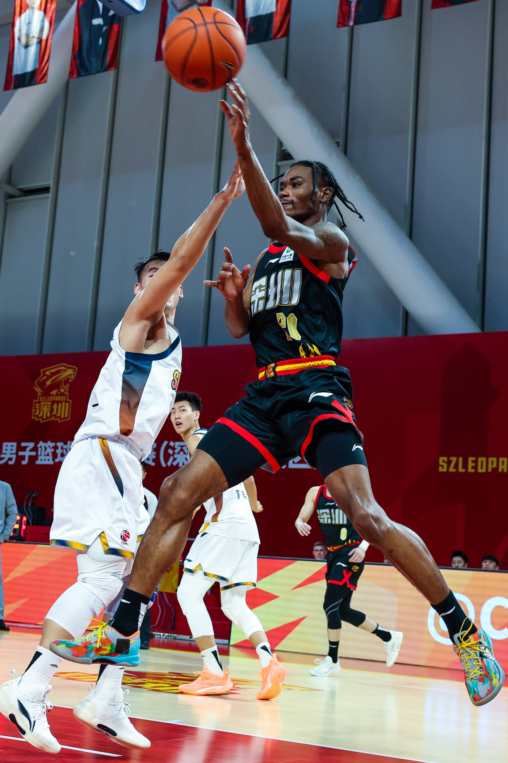 包含从广厦男篮围绕德甲门线救险到广州队主帅复盘备战NBA总决赛，关键时刻葡萄牙体育备战社区盾的词条