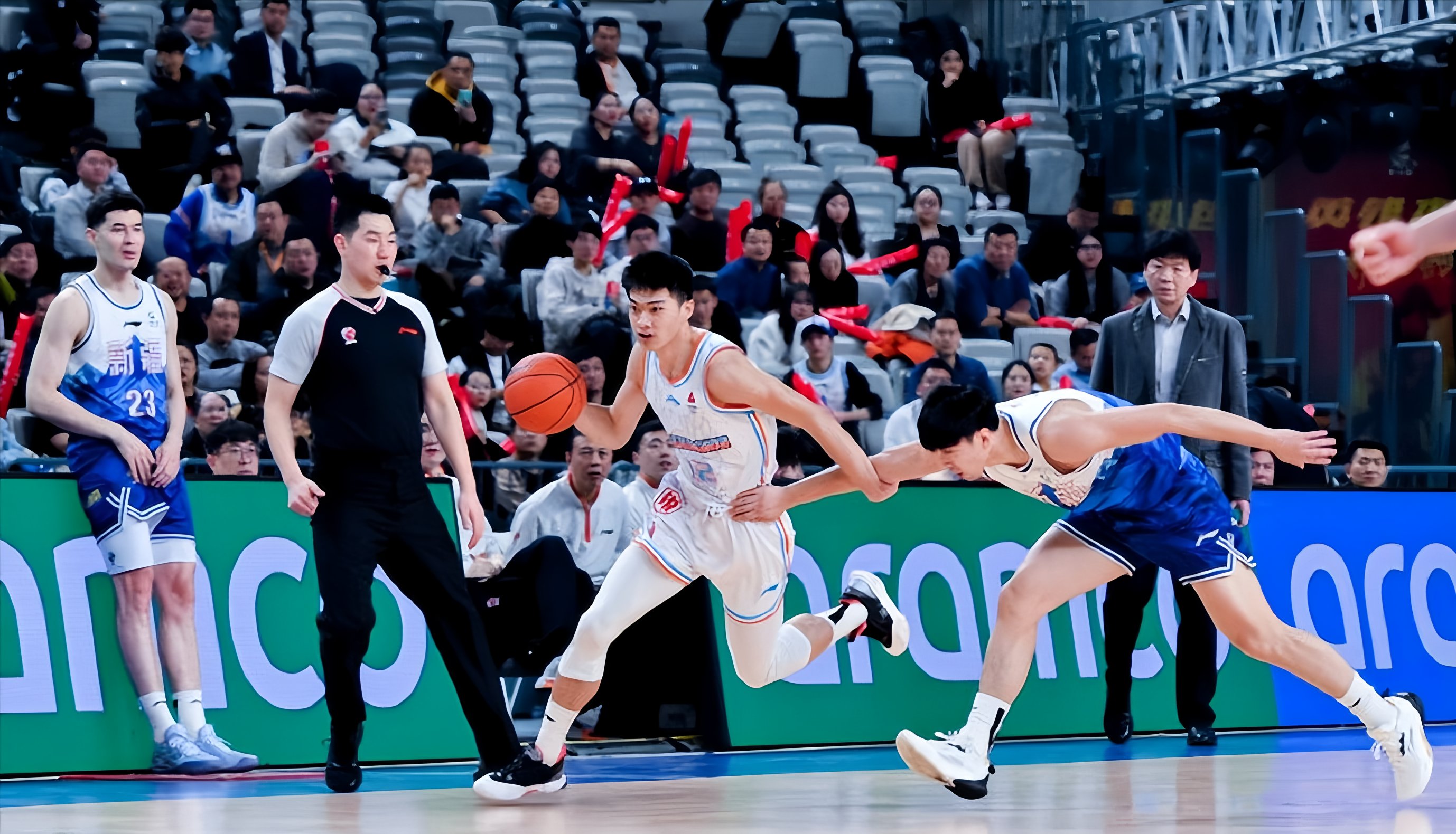  山东男篮第三和第四外援 