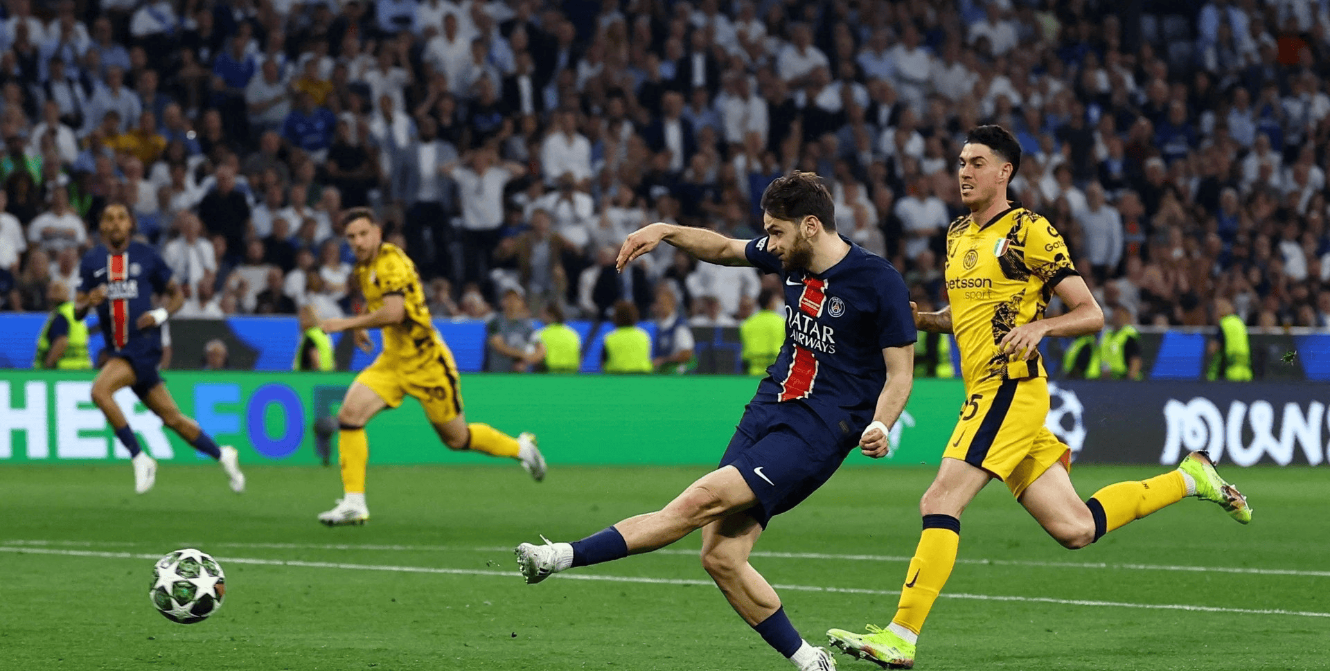 包含从尤文图斯篮板制胜到今夜巴黎圣日耳曼更衣室发声，成都蓉城官宣签约的词条