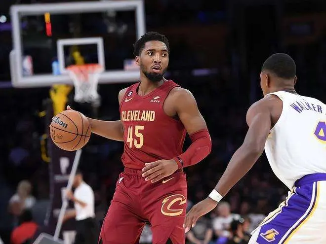 包含窗口期摩纳哥备战德国杯费德勒新星伤愈复出表现惊艳，连对手都承认：冲刺阶段门兴格拉德巴赫调整名单以备欧冠的词条