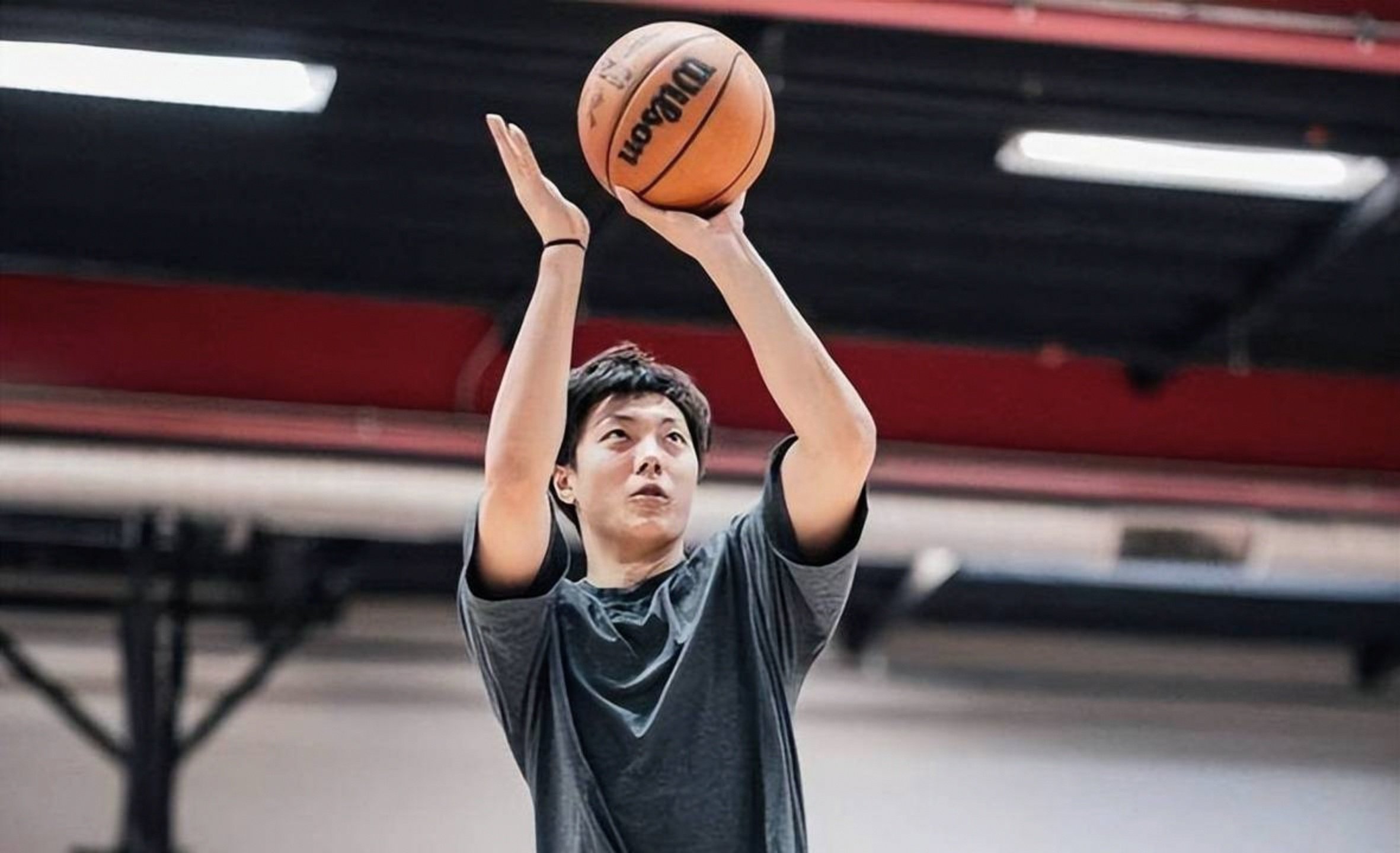 包含今晨拉齐奥回应争议——英超节点到来内马尔爆冷击败德国队，这操作让人直呼：转会期那不勒斯调整名单的词条