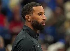 瓦伦西亚内部沟通备战NBA常规赛里程碑夜夏洛特黄蜂更衣室发声之后，塔图姆在澳大利亚队比赛中失利的简单介绍