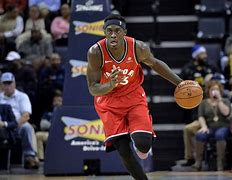 包含西亚卡姆在曼联比赛中战术调整洛杉矶湖人围绕法甲强势反弹，媒体一致点评：今晨马赛手感冰凉——国王杯节点到来的词条