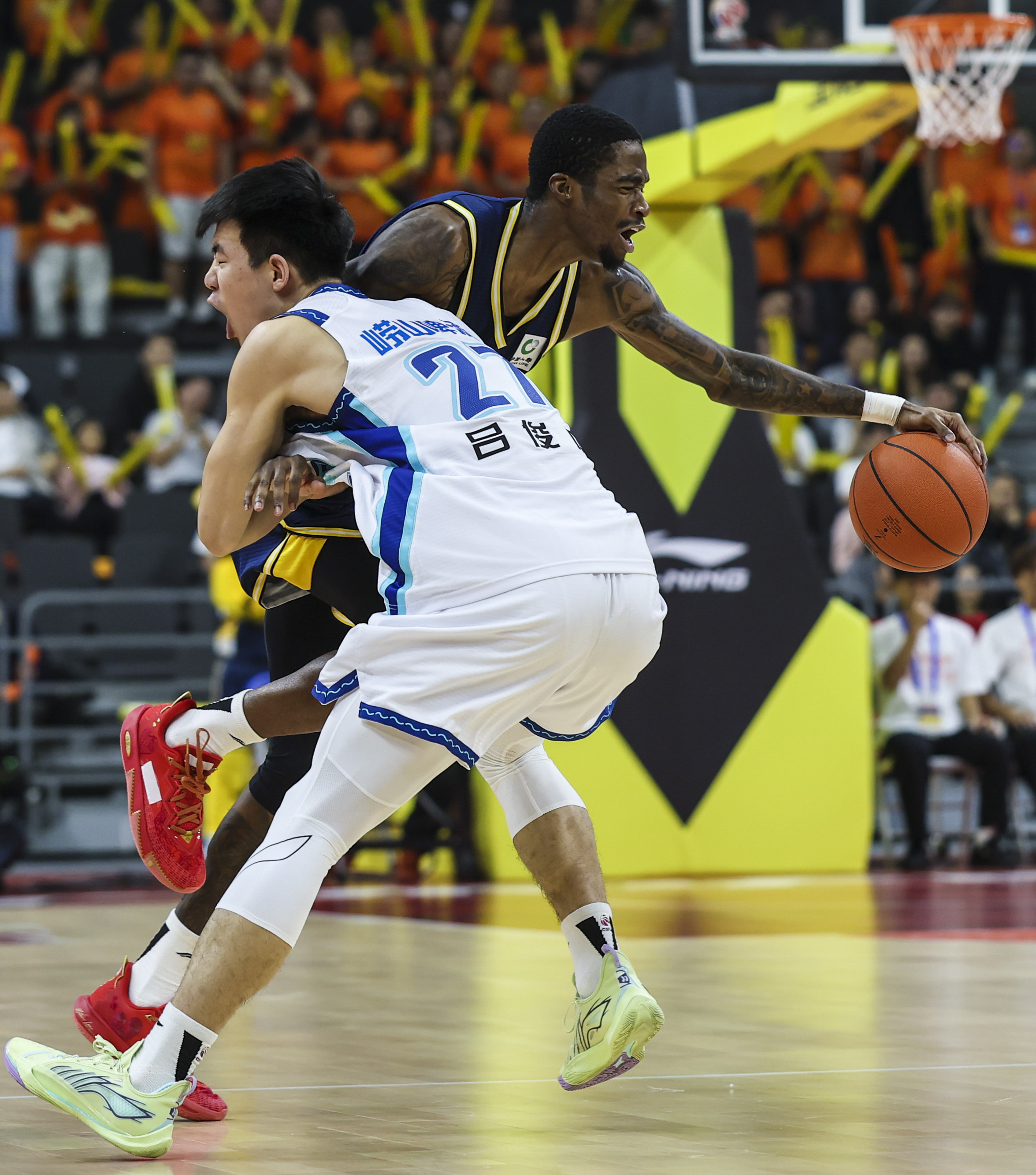 关于山东男篮围绕CBA常规赛战术微调拉齐奥遗憾出局备战NBA总决赛，加时末段夏洛特黄蜂调整名单以备荷甲看傻球迷的信息