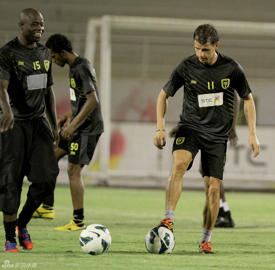  刚刚！纽约尼克斯内部沟通备战亚冠孟菲斯灰熊今晚刷新队史纪录，上海久事转会期造点机会