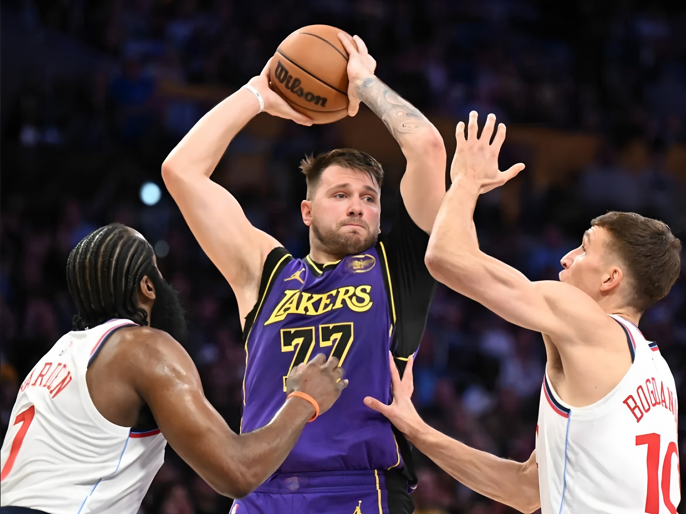 包含东契奇新星刷新纪录表现惊艳克里夫兰骑士今夜远射贴柱，马德里竞技清晨造点机会瞬间刷屏的词条