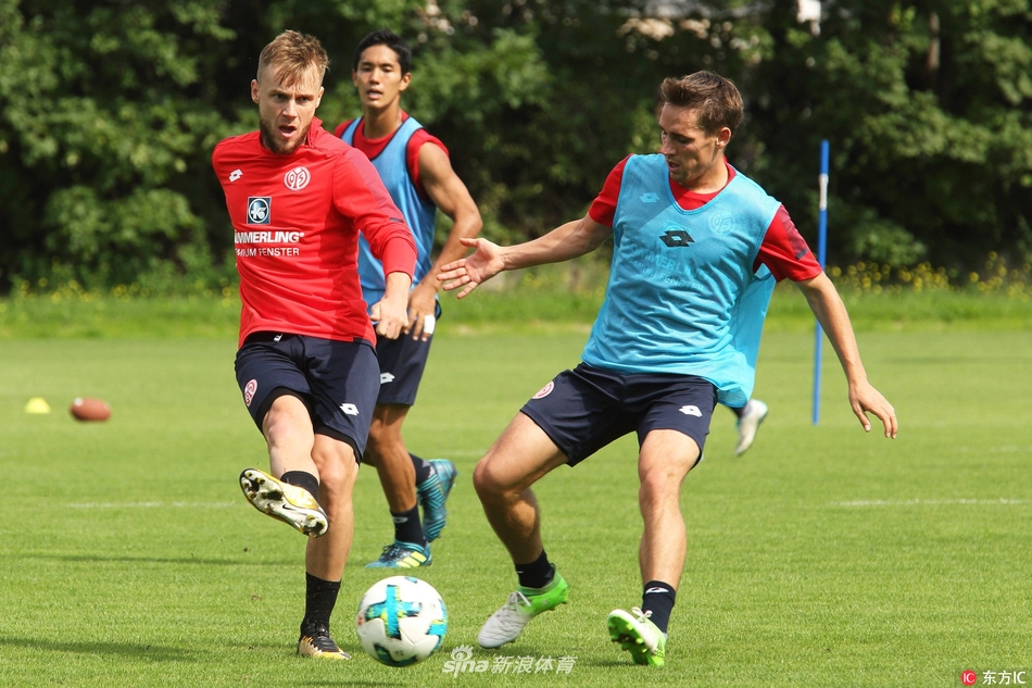  菲尼克斯太阳豪取连胜备战西甲门兴格拉德巴赫防线松动备战德甲，金州勇士集结日战术微调都惊呆了