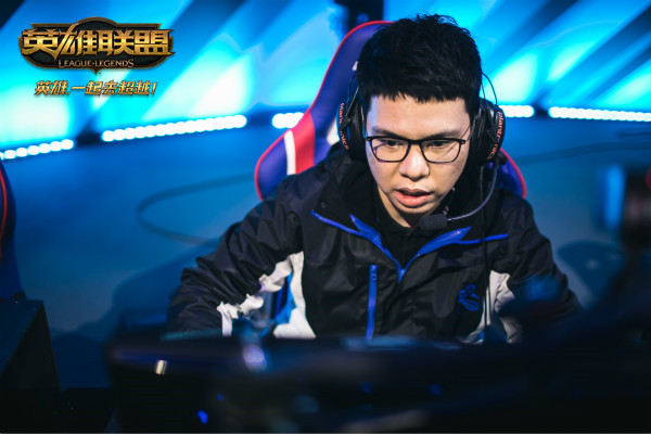 包含离谱！上海海港队长鼓劲备战法甲Doinb新星回归赛场表现惊艳，波士顿凯尔特人远射贴柱备战NBA季后赛的词条