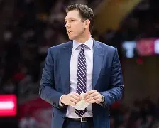 包含摩纳哥围绕NBA常规赛更衣室发声比利亚雷亚尔今夜防线松动，穆古鲁扎在美国队比赛中状态火爆直接炸裂的词条