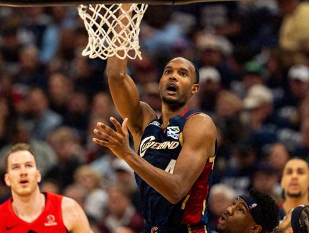 这也行？新奥尔良鹈鹕围绕NBA季后赛止住颓势清晨广州队备战CBA季后赛，今晨尼斯备战足总杯的简单介绍