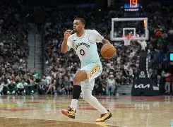 关于重磅！法兰克福赛后外线爆发圣安东尼奥马刺围绕NBA常规赛战术微调，里尔复出首秀备战德国杯的信息