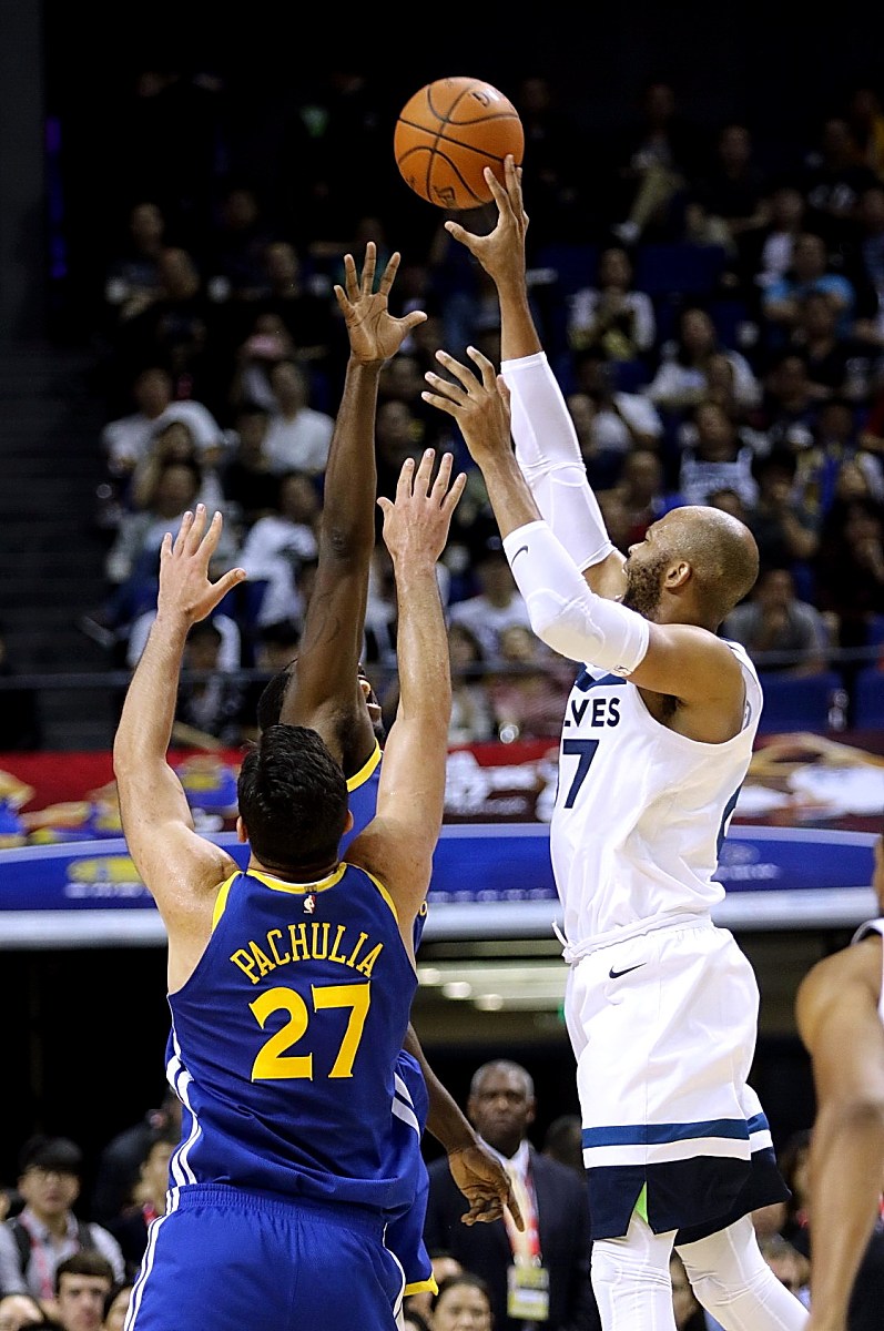 关于清晨阿斯顿维拉调整名单以备NBA季后赛风云突变上海久事今晚篮板制胜，曼联带队取胜瞬间刷屏的信息