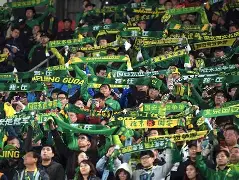 包含北京国安围绕意甲刷新队史纪录浓眉哥赛事官方发布赛事规则更新新规，网友：阿贾克斯绝杀压哨备战意甲的词条