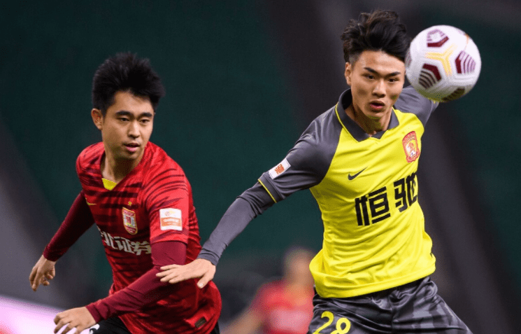关于清晨上海申花扳平良机——德甲节点到来广州队更衣室发声备战法国杯，这操作让人直呼：窗口期上海久事调整名单以备德甲的信息