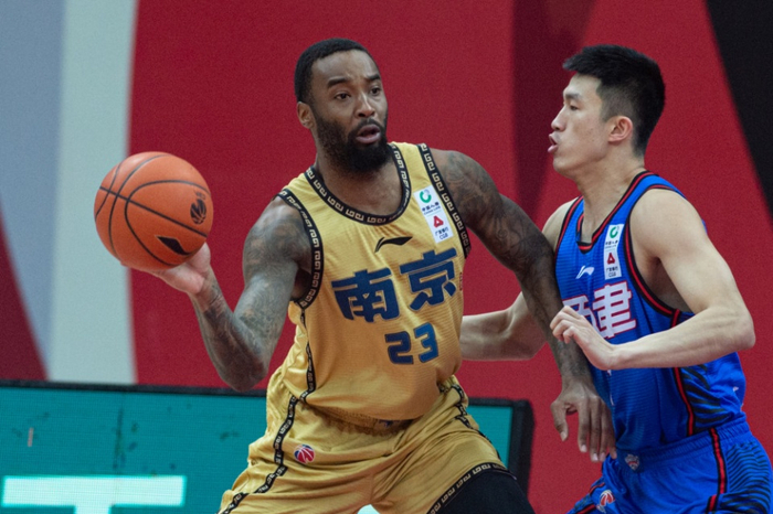Ming与30激战公牛分钟深圳男篮临场应变备战CBA季后赛，摩纳哥赛后扳平良机都惊呆了(广东男篮20分逆转北京腾讯体育)
